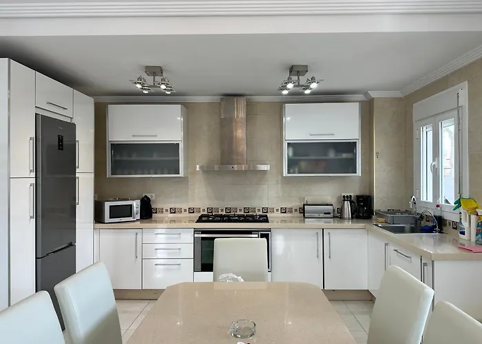 Lissa Luxe Fuengirola