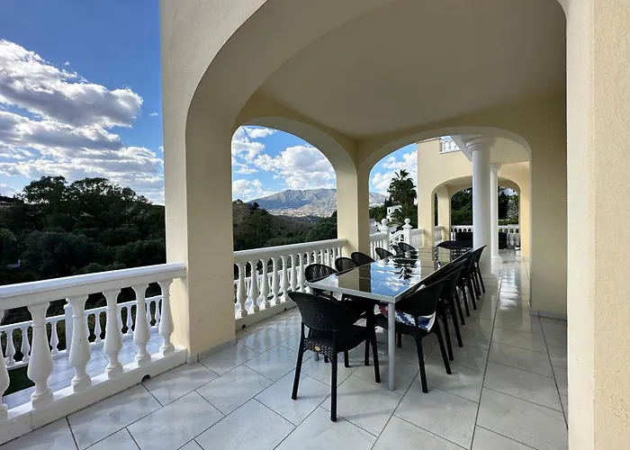 Lissa Luxe Fuengirola