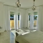 Lissa Luxe *