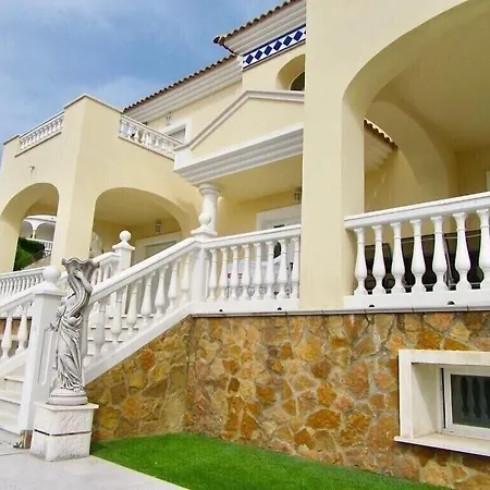 Lissa Luxe Huvilat Fuengirola