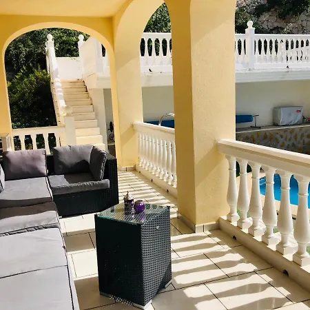 Huvilat Lissa Luxe Fuengirola