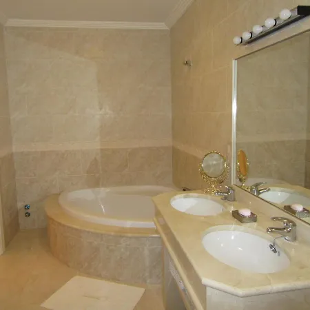 Lissa Luxe Villa Fuengirola