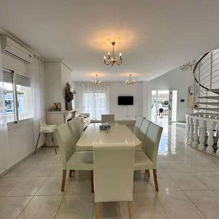 וילה Lissa Luxe