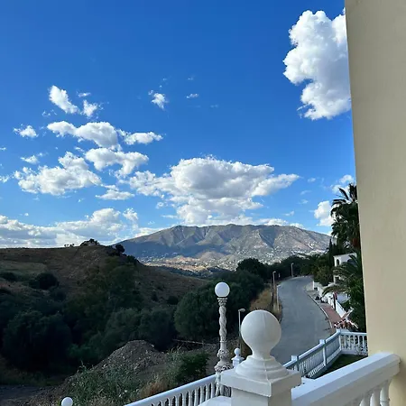 Lissa Luxe Fuengirola