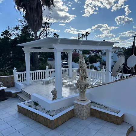 Huvilat Lissa Luxe Fuengirola